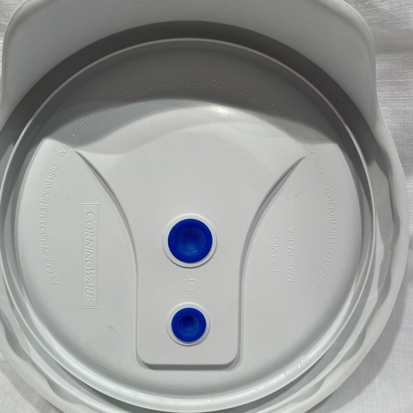 Corningware French White 20 ounce Meal Mug with Vented Lid - Picture 7 of 11